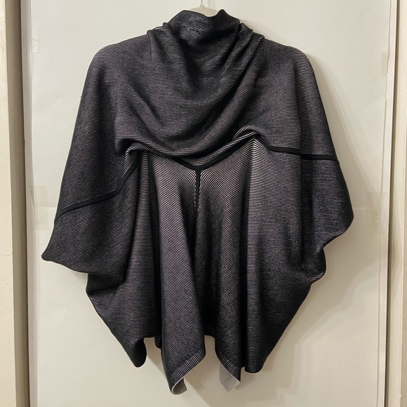 Lululemon Exaltation Knit Sweater Wrap - Picture 7 of 10